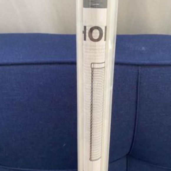 NEW HOPPVALS CORDLESS WHITE PULL DOWN BLINDS WITH ATTACHMENTS SIZE 38x64โ - Picture 4 of 6